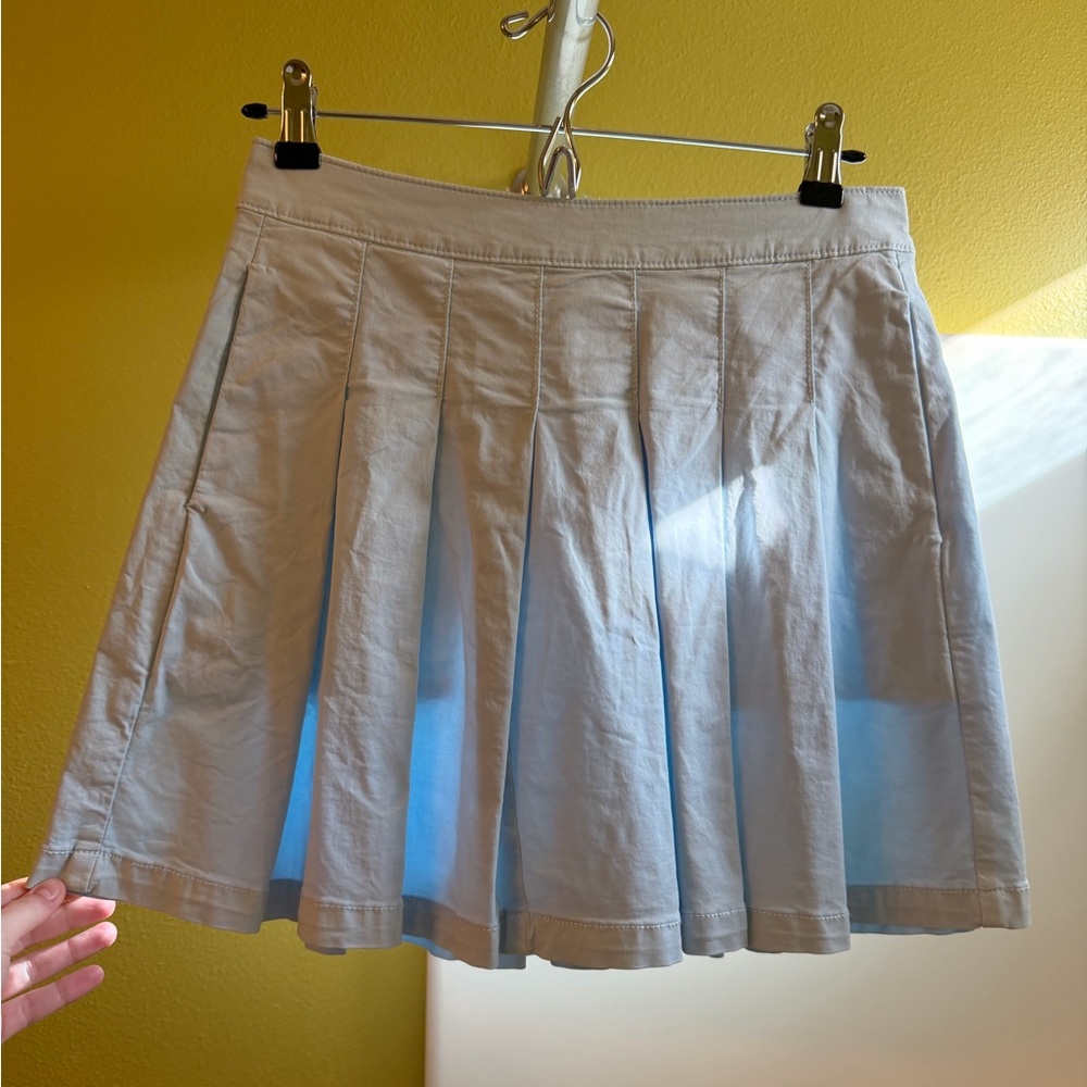 American Eagle Outfitters Light Light Blue Pleated Skirt (size 2 regular)